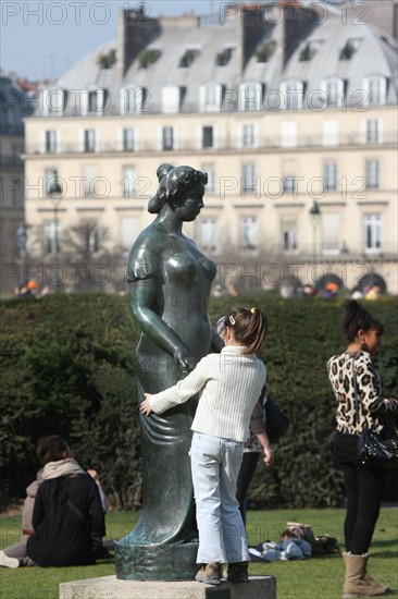 France, ile de france, paris 1er arrondissement, jardin des tuileries, statue d'aristide maillol, sculpture, art, parc,