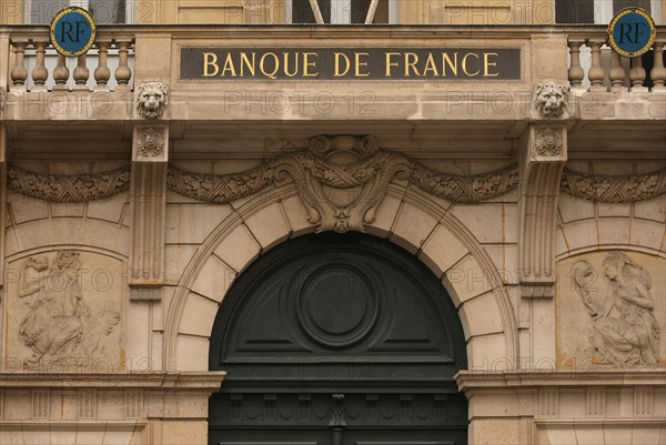 France, ile de france, paris 1er arrondissement, facade du 39 rue croix des petits champs, banque de france, hotel de toulouse dit aussi de la vrilliere, detail bas relief,