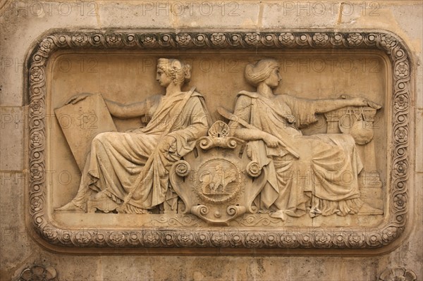 France, ile de france, paris 1er arrondissement, rue la vrilliere, banque de france, hotel de toulouse dit aussi de la vrilliere, portail sur rue, detail bas relief, sculpture,