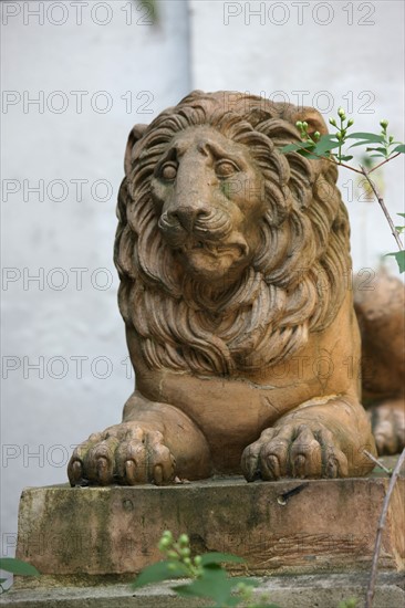 France, ile de france, paris 9e arrondissement, 20 rue saint lazare, cour, habitation, lions entourant l'escalier,