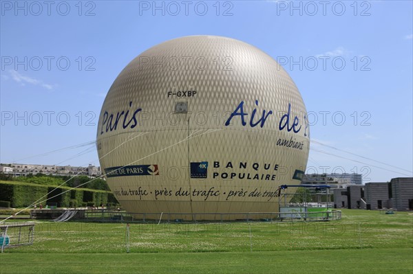 France, ile de france, paris, 15e arrondissement, parc andre citroen, jardin, jets d'eau, ete, enfants, ados, jeux d'eau, serres,