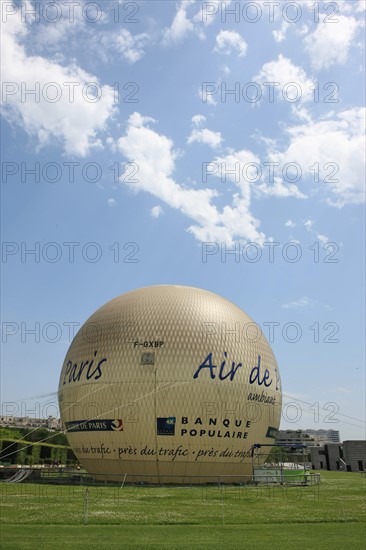 France, ile de france, paris, 15e arrondissement, parc andre citroen, jardin, jets d'eau, ete, enfants, ados, jeux d'eau, serres,