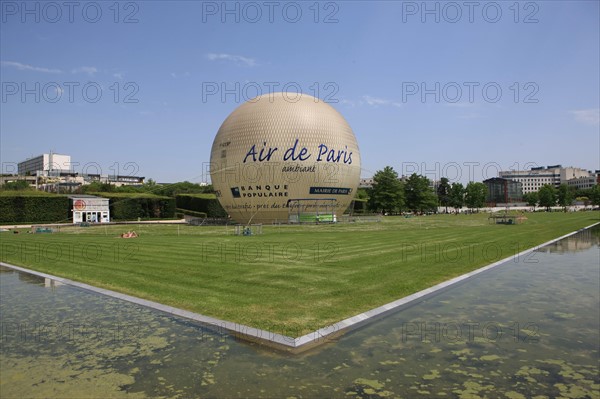 France, ile de france, paris, 15e arrondissement, parc andre citroen, jardin, jets d'eau, ete, enfants, ados, jeux d'eau, serres,