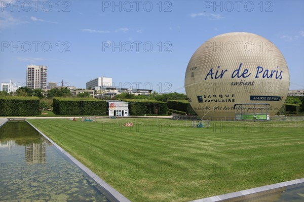 France, ile de france, paris, 15e arrondissement, parc andre citroen, jardin, jets d'eau, ete, enfants, ados, jeux d'eau, serres, ballon air de paris,