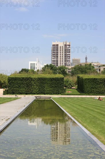 France, ile de france, paris, 15e arrondissement, parc andre citroen, jardin, jets d'eau, ete, enfants, ados, jeux d'eau, serres, ballon air de paris,