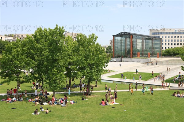 France, ile de france, paris, 15e arrondissement, parc andre citroen, jardin, jets d'eau, ete, enfants, ados, jeux d'eau, serres, ballon air de paris,