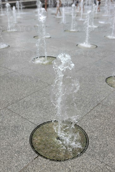 France, ile de france, paris, 15e arrondissement, parc andre citroen, jardin, jets d'eau, ete, enfants, ados, jeux d'eau, serres, ballon air de paris,