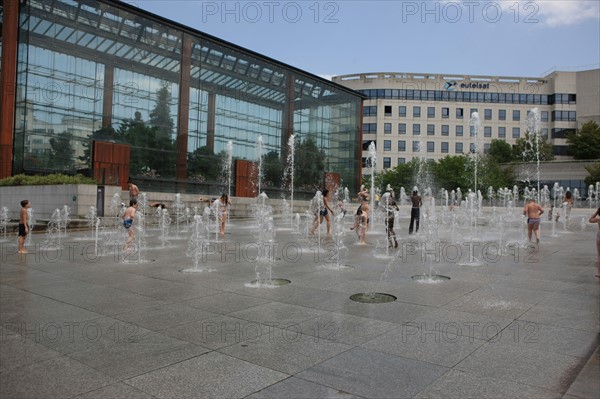 France, ile de france, paris, 15e arrondissement, parc andre citroen, jardin, jets d'eau, ete, enfants, ados, jeux d'eau, serres, ballon air de paris,