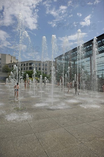 France, ile de france, paris, 15e arrondissement, parc andre citroen, jardin, jets d'eau, ete, enfants, ados, jeux d'eau, serres, ballon air de paris,