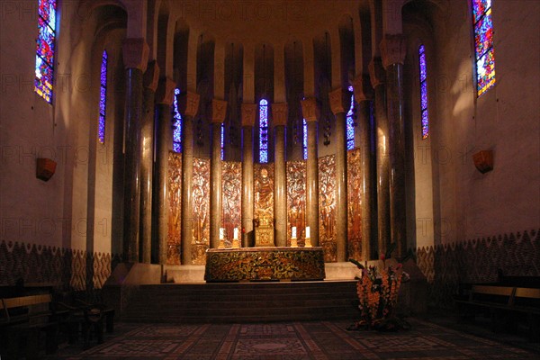 Eglise Sainte Odile
2 avenue Stephane Mallarme, Paris, 17e arrondissement
France, Ile de France
Architecte : Jacques Barge
Construction a partir de 1936