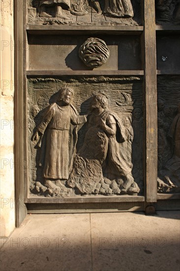 France, ile de france, paris 18e arrondissement, eglise saint pierre de montmartre, place jean marais, adelaide de savoie, detail bas relief portes,