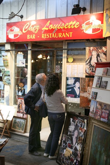 France, ile de france, paris, 18e arrondissement, porte de clignancourt, marche aux puces de saint ouen, marche vernaison, guinguette chez louisette,