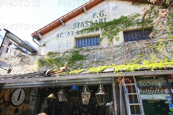 France, ile de france, paris 18e arrondissement, puces de saint ouen, marche paul bert, boutiques, brocante, antiquites,