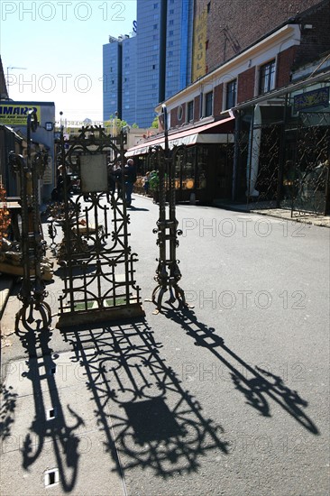 France, ile de france, paris 18e arrondissement, puces de saint ouen, marche paul bert, boutiques, brocante, antiquites,