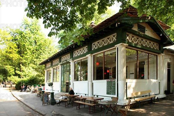 France, ile de france, paris 19e arrondissement, parc des buttes chaumont, guinguette rosa bonheur, restaurant, bar, terrasse, jardin, vin,