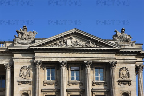 france, region ile de france, paris 8e arrondissement, place de la concorde, hotel de la marine, ancien ministere, hotel particulier, fronton du pavillon est, cote rue saint florentin,


Date : Ete 2012