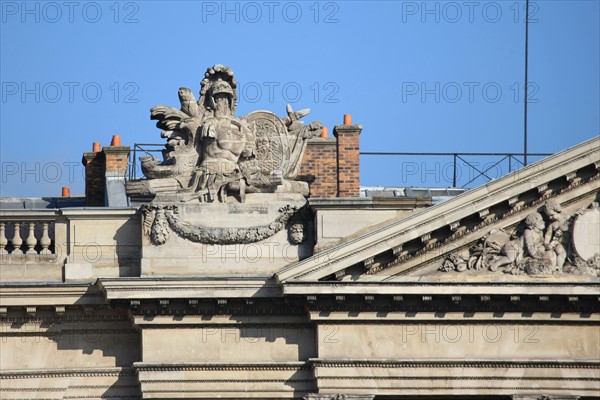 france, region ile de france, paris 8e arrondissement, place de la concorde, hotel de la marine, ancien ministere, detail sculpture, toit, fronton, pavillon est, vers rivoli, hotel particulier,


Date : Ete 2012