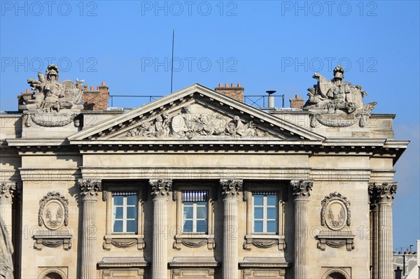 france, region ile de france, paris 8e arrondissement, place de la concorde, hotel de la marine, ancien ministere, detail sculpture, toit, fronton, pavillon est, vers rivoli, hotel particulier,


Date : Ete 2012