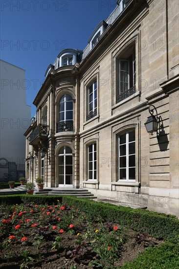 France, ile de france, paris 9e, 9 rue drouot, mairie du 9e arrondissement, hotel d'augny, facade sur jardin, hotel particulier,


Date : Ete 2012