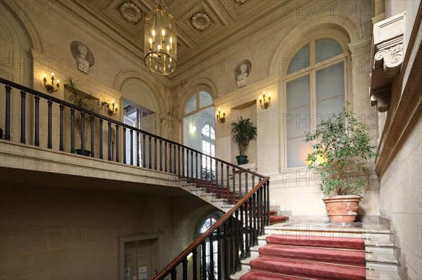 France, ile de france, paris 9e, 9 rue drouot, mairie du 9e arrondissement, hotel d'augny, grand escalier,
Date : Ete 2012