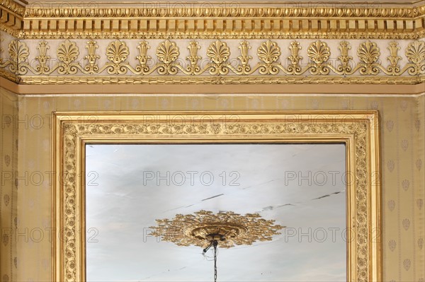 France, ile de france, paris 9e arrondissement, 9 rue drouot, hotel d'augny, mairie du 9e arrondissement, salle des mariages, detail decor miroir,
Date : Ete 2012