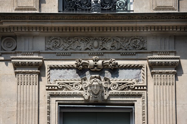 France, ile de france, paris 9e arrondissement, 34 rue de chateaudun, immeuble neo renaissance, restaure, detail facade sur rue, decor, fenetre,


Date : Ete 2012