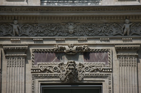 France, ile de france, paris 9e arrondissement, 32 rue de chateaudun, immeuble neo renaissance, restaure, detail facade sur rue, decor,


Date : Ete 2012