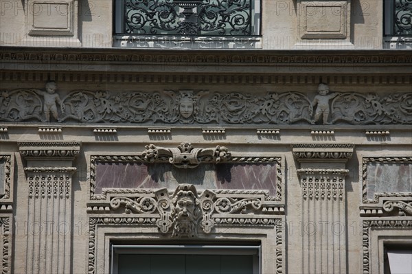 France, ile de france, paris 9e arrondissement, 34 rue de chateaudun, immeuble neo renaissance, restaure, detail facade sur rue, decor,


Date : Ete 2012