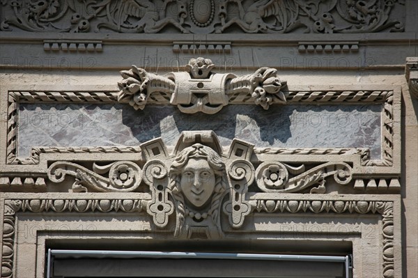 France, ile de france, paris 9e arrondissement, 34 rue de chateaudun, immeuble neo renaissance, restaure, detail facade sur rue, decor, fenetre,


Date : Ete 2012