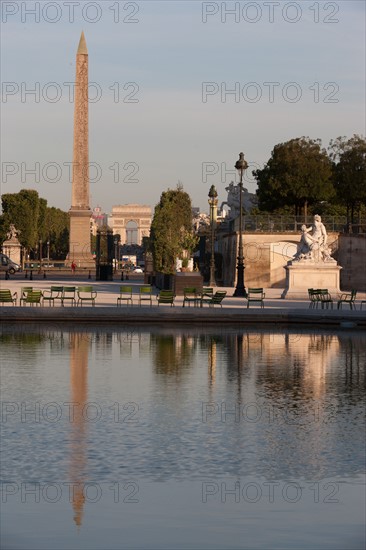 France, Region Ile de France, Paris 1er arrondissement, jardin des Tuileries, bassin, place de la Concorde,