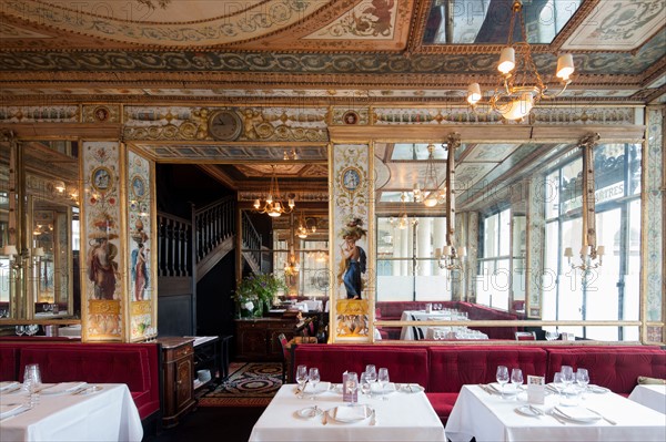 France, Region Ile de France, Paris, 1er arrondissement, Palais Royal, Galerie de Beaujolais, restaurant Le Grand Vefour, Guy Martin, decor, patrimoine,