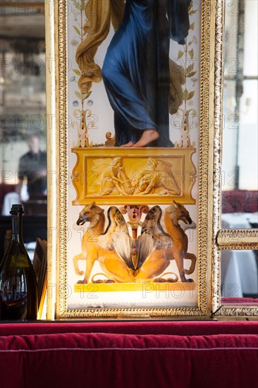 France, Region Ile de France, Paris, 1er arrondissement, Palais Royal, Galerie de Beaujolais, restaurant Le Grand Vefour, Guy Martin, decor, patrimoine,