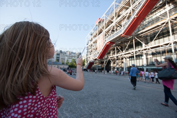 France, Region Ile de France, Paris 4e arrondissement, Centre Georges Pompidou, piazzetta, Beaubourg,