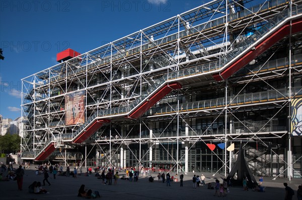 France, Region Ile de France, Paris 4e arrondissement, Beaubourg, piazza du Centre Georges Pompidou, architectes Renzo Piano et Richard Rogers,