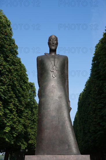 France, Region Ile de France, Paris 8e arrondissement, Cours la Reine, sculpture, statue, hommage au musicien Komitas et au genocide armenien de 1915, oeuvre du sculpteur David Erevantsi