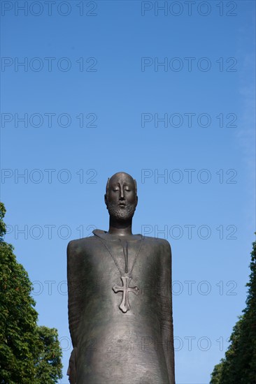 France, Region Ile de France, Paris 8e arrondissement, Cours la Reine, sculpture, statue, hommage au musicien Komitas et au genocide armenien de 1915, oeuvre du sculpteur David Erevantsi