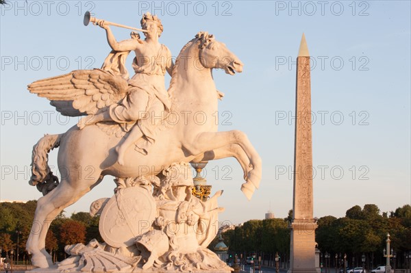 France, Region Ile de France, Paris 8e arrondissement, place de la Concorde, depuis les terrasses du jardin des Tuileries, Tour Eiffel, obelisque de Louxor, fontaine,