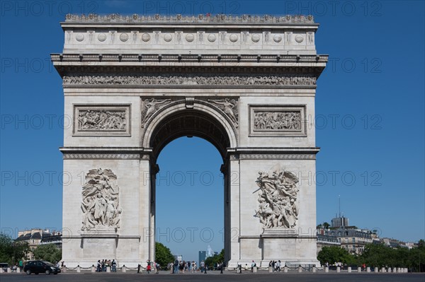 France, Region Ile de France, Paris 8e arrondissement, place charles de gaule place de l'Etoile, Arc de Triomphe, touristes,