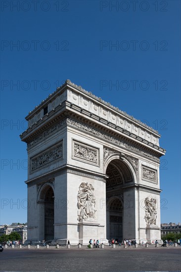 France, Region Ile de France, Paris 8e arrondissement, place charles de gaule place de l'Etoile, Arc de Triomphe, touristes,