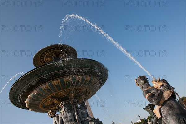 France, Region Ile de France, Paris 8e arrondissement, place de la Concorde, fontaine,