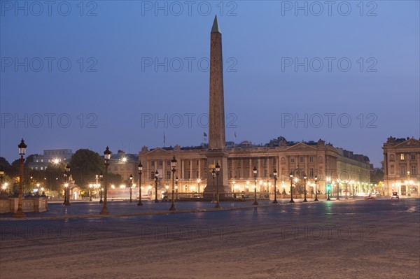France, Region Ile de France, Paris 8e arrondissement, place de la Concorde, huit, fontaines, obelisque,