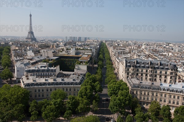 France, Region Ile de France, Paris 8e arrondissement, place Charles de Gaulle, place de l'Etoile, au sommet de l'Arc de Triomphe, panorama