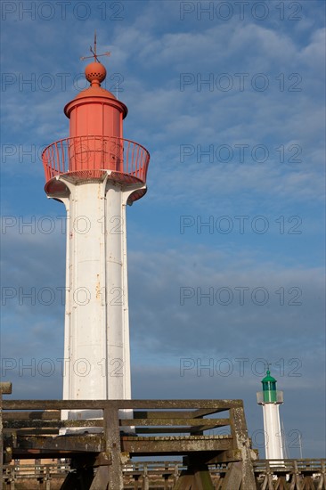 France, region Basse Normandie, calvados, trouville sur mer, cote fleurie, plage, phare