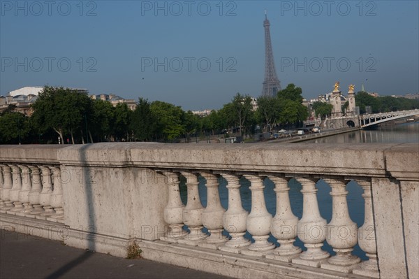 France, Region Ile de France, Paris 7e arrondissement, quai des Tuileries, Pont de la Concorde, la Seine et la Tour Eiffel, Pont Alexandre III,