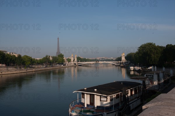 France, Region Ile de France, Paris 7e arrondissement, quai des Tuileries, Pont de la Concorde, la Seine et la Tour Eiffel, Pont Alexandre III,