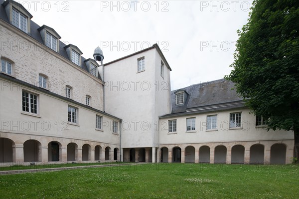 France, Region Ile de France, Paris 10e arrondissement, rue Saint-Martin, ancien Couvent des Recollets, arcades, maison de l'architecture