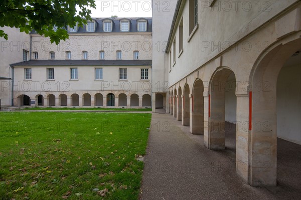 France, Region Ile de France, Paris 10e arrondissement, rue Saint-Martin, ancien Couvent des Recollets, arcades, maison de l'architecture