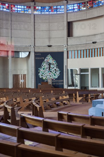 France, Region Ile de France, Hauts de Seine, Vaucresson, eglise Saint-Denys, clocher, religion catholique,