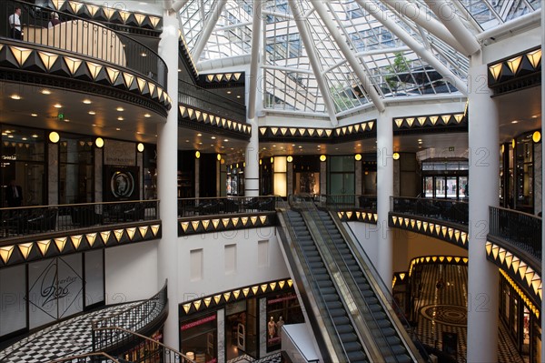 Germany, Allemagne, Berlin, mitte, Friedrichstadt Passagen, centre commercial, architecture, Galeries Lafayette par Jean Nouvel,