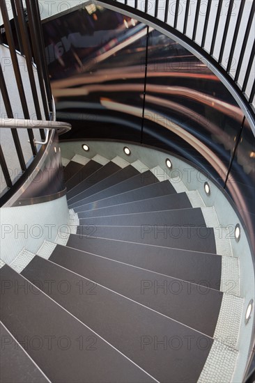 Allemagne (Germany), Berlin, Alexanderplatz, Tour Fernsehturm, tour de television de Berlin Est, escalier